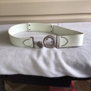 COLDWATER CREEK WHITE 2 inch WIDE LEATHER BELT SZ L XL ADJUSTABLE BOHO HIPPIE